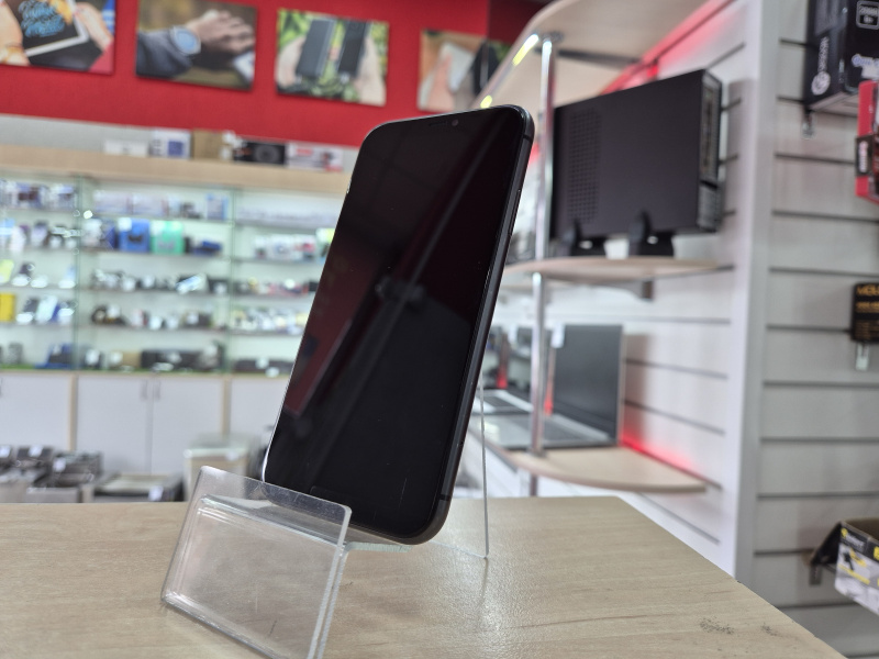 Мобильный телефон Apple iPhone 11