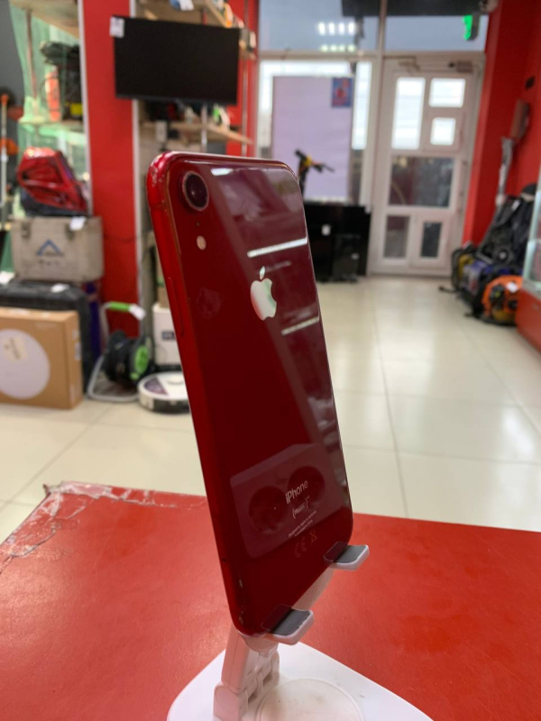 Мобильный телефон Apple iPhone XR