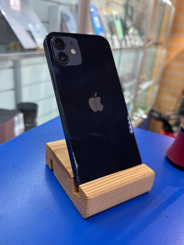 Мобильный телефон Apple iPhone 12