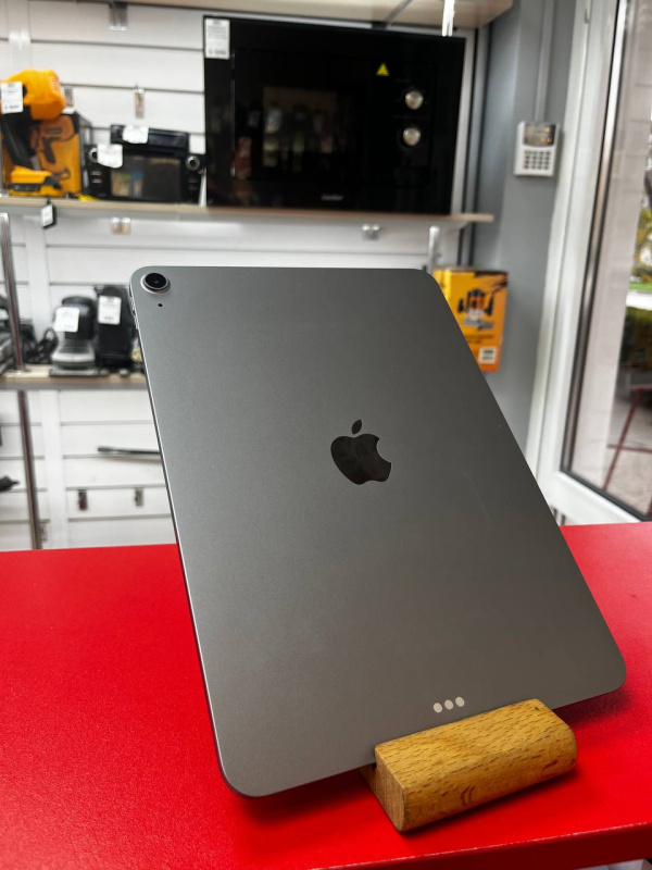 Планшет Apple iPad Air 11 (6-го поколения) (2024)