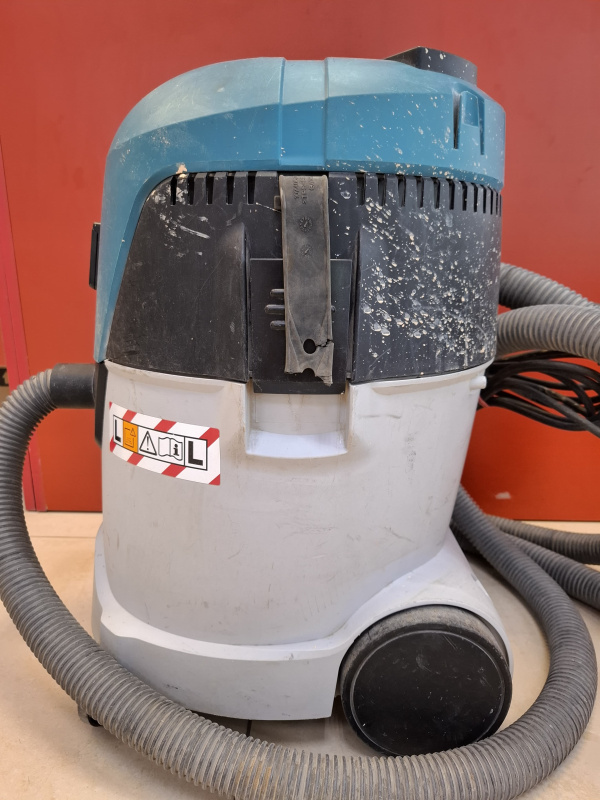 Промышленный пылесос Makita VC2512L