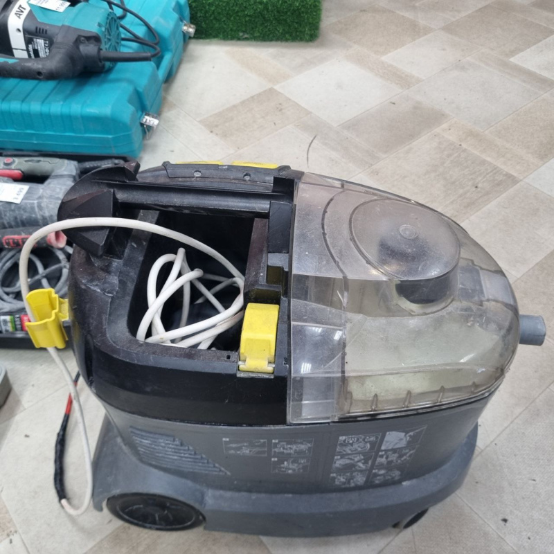 Пылесос Karcher  puzzi 8/1C