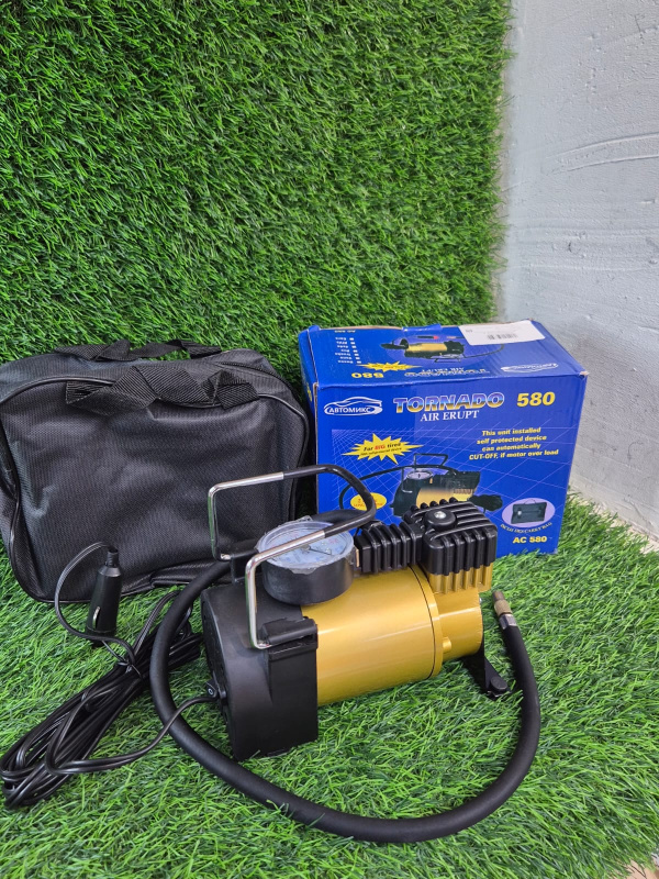 Авто аксессуар Автокомпрессор Tornado AC 580