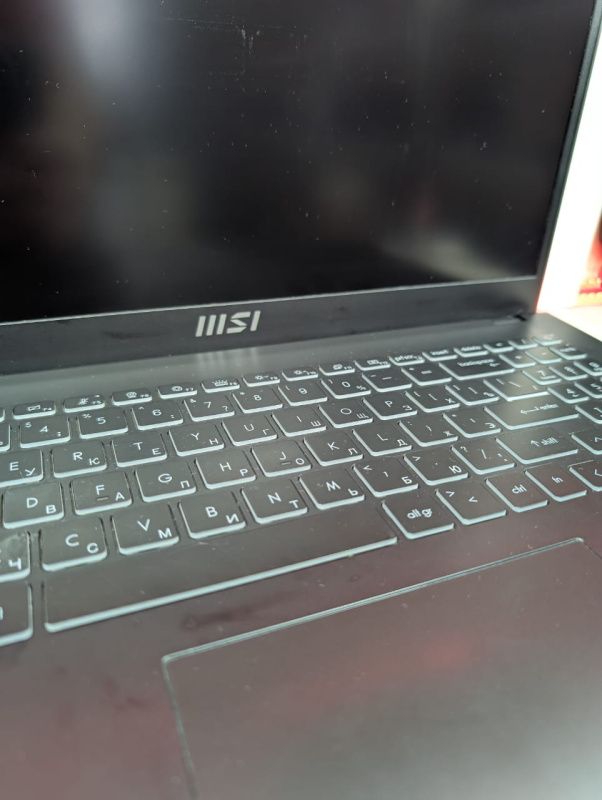 Ноутбук MSI 1