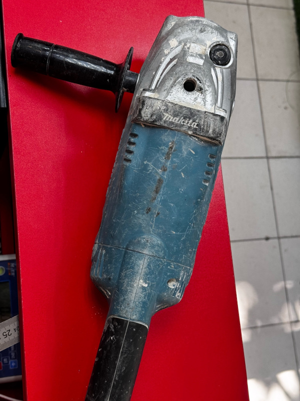 Болгарка Makita GA9020SFK