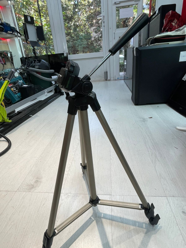 штатив для камеры  Ungaro SVA1000