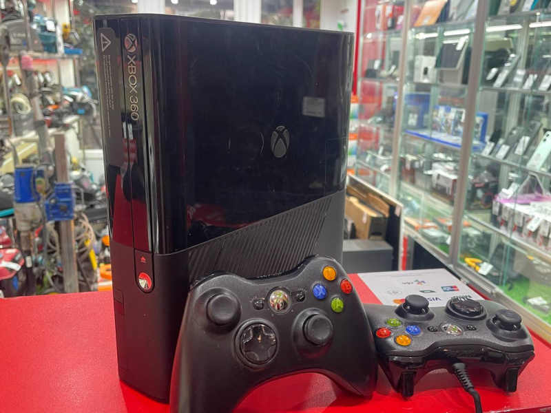 Игровая приставка Xbox 360