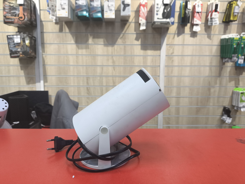 Проектор  HY300