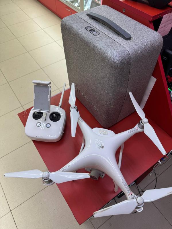 Квадрокоптер DJI PHANTOM 4