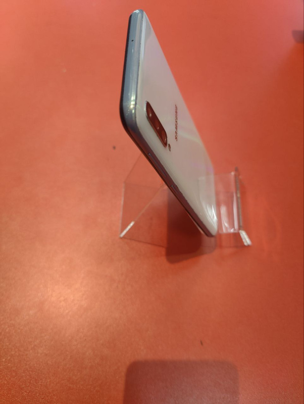 Мобильный телефон Samsung Galaxy A50