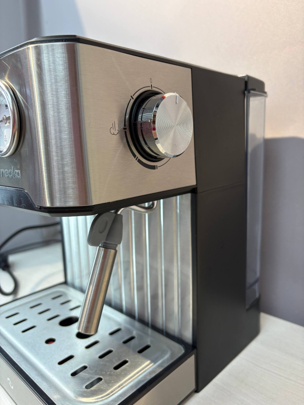 Кофемашина Reoka RKEM-200