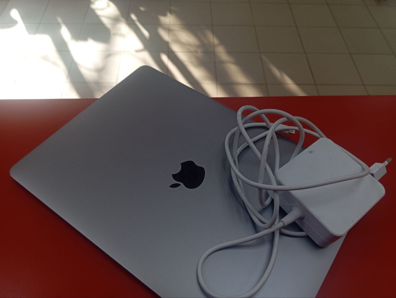 Ноутбук Apple MacBook Pro 13-inch, 2019