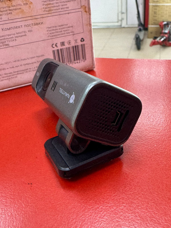 Видеорегистратор . Navitel r33