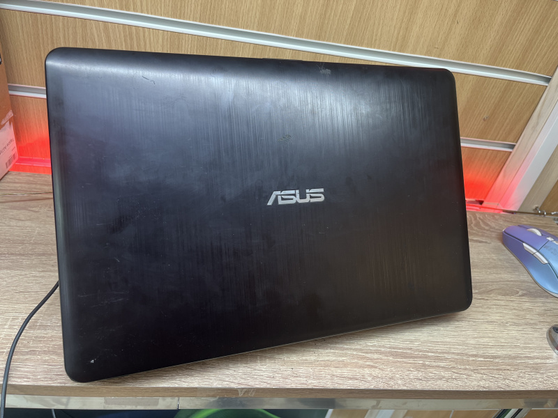 Ноутбук ASUS x540s