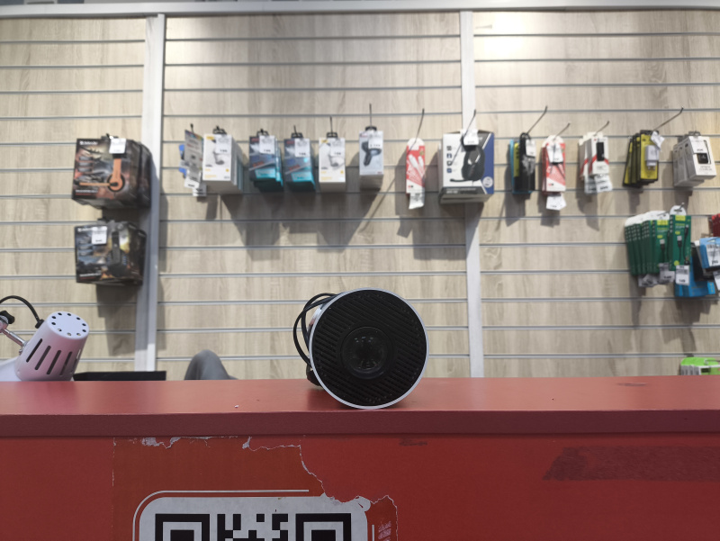 Проектор  HY300