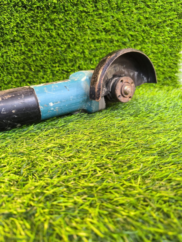 Болгарка Makita 9558 HN