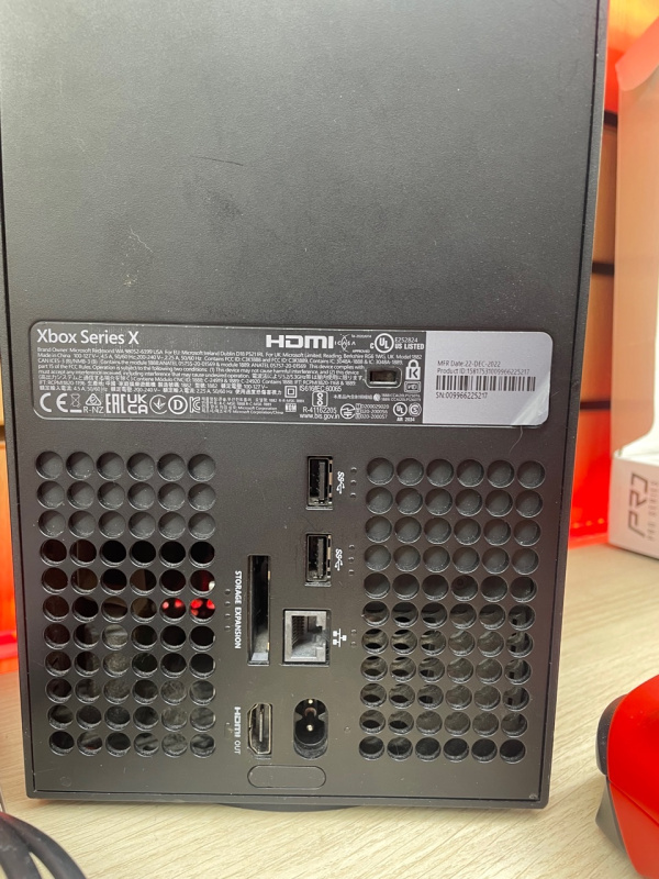 Игровая приставка Xbox Series X 1Tb