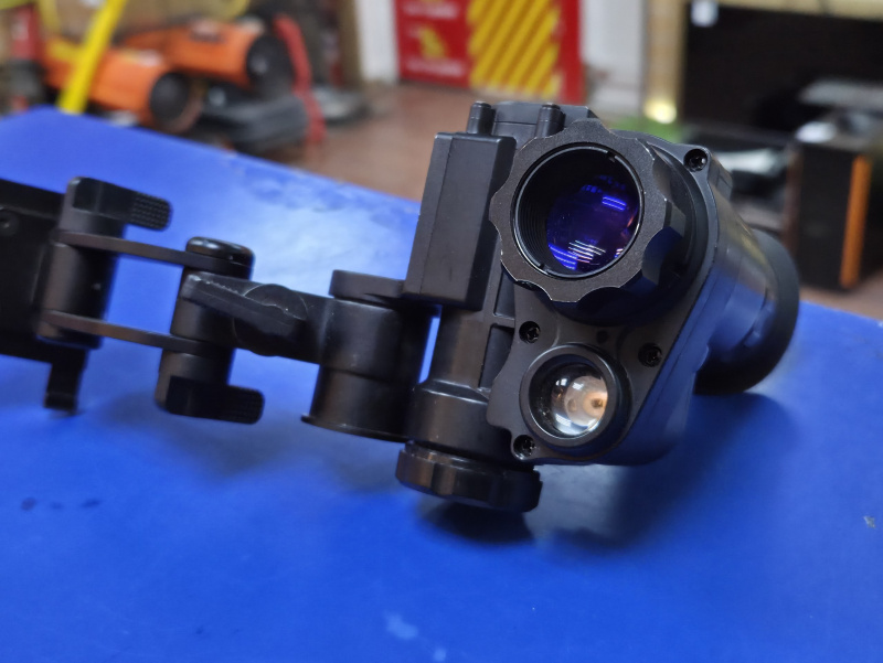 Прибор ночного видения Bionic NVG-10