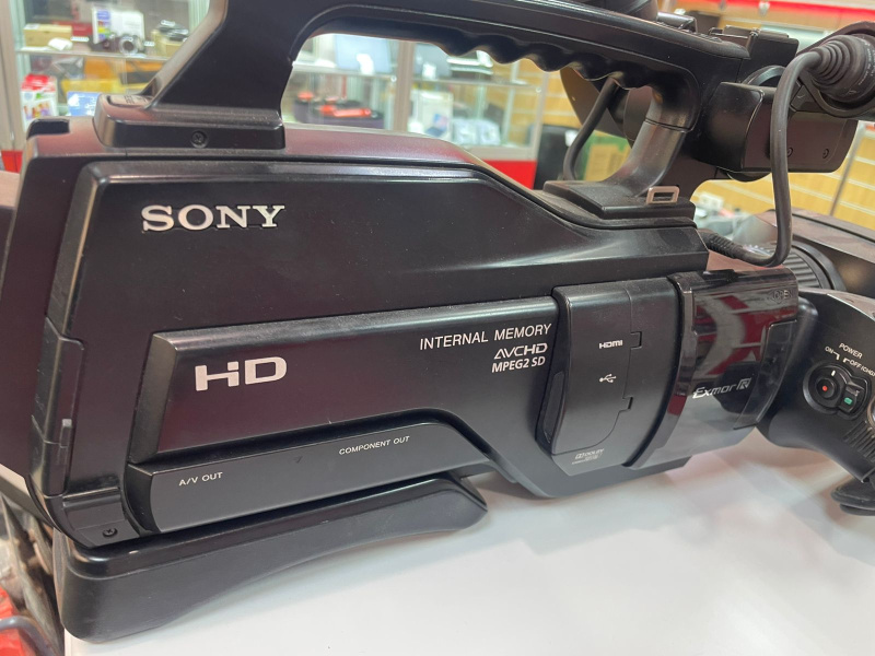Видеокамера - Sony HXR MC1500
