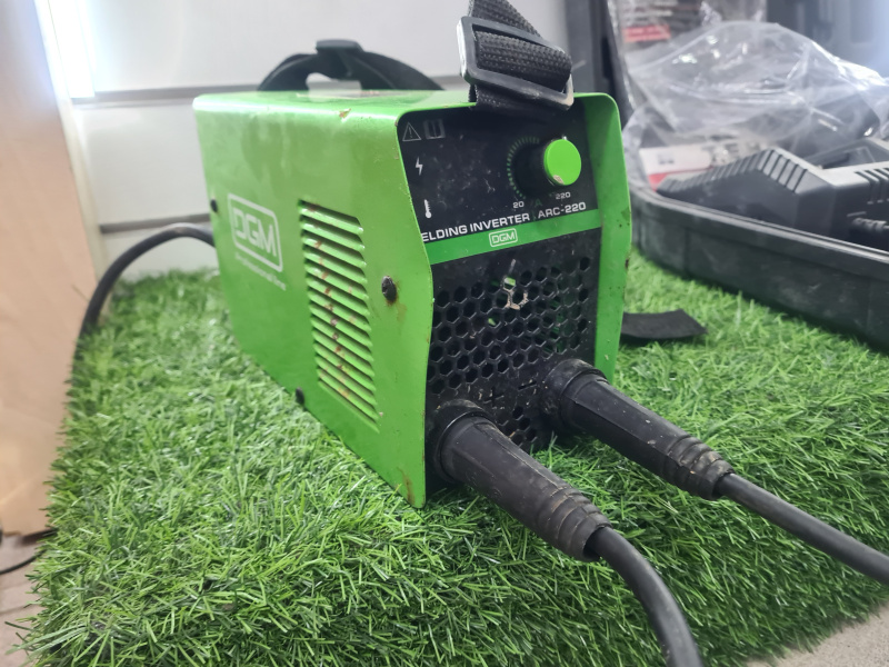 Инверторный полуавтомат (MIG-MAG) DGM 220A