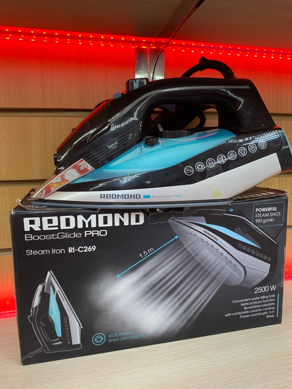 Утюг Redmond RI-C269