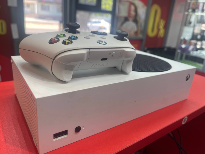 Игровая приставка Xbox Series S