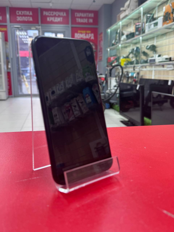 Мобильный телефон Apple iPhone XR