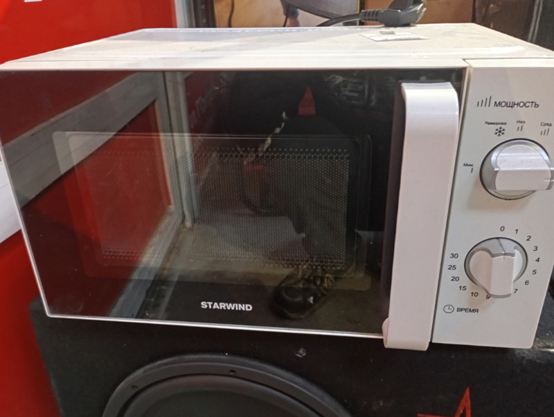 Микроволновка Starwind SMW2120