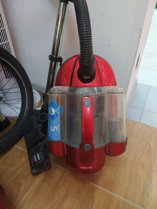 Пылесос DEXP VC-2000