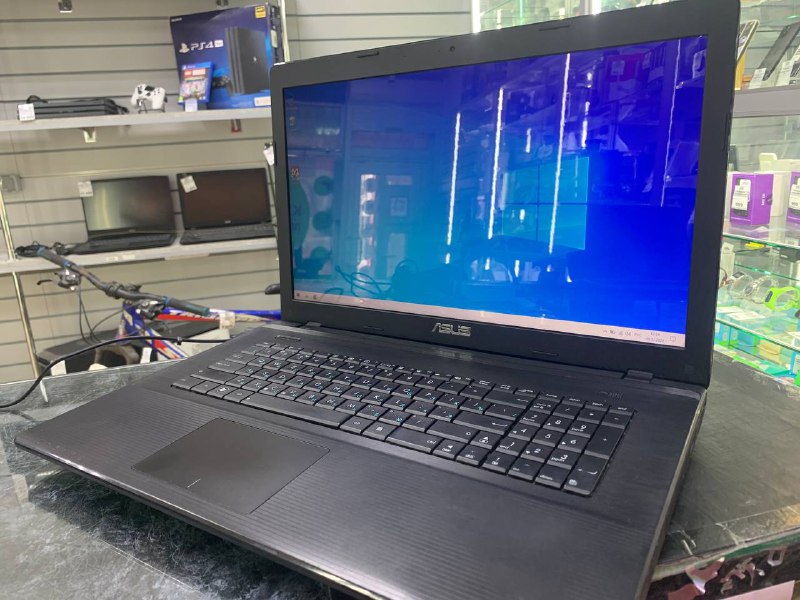 Ноутбук ASUS 17.3