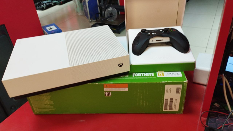 Игровая приставка Xbox one s