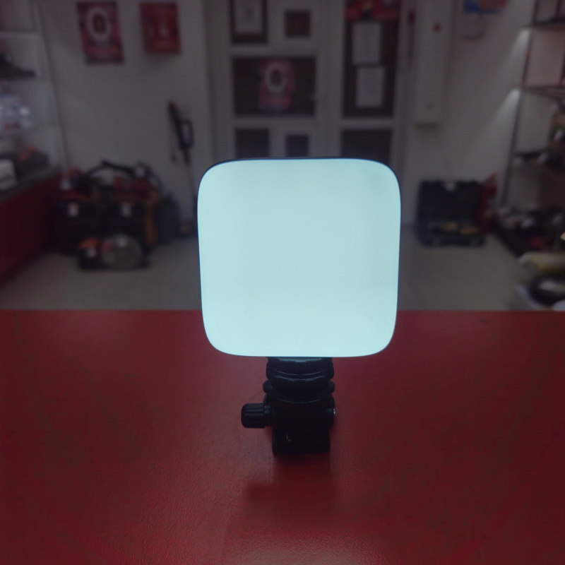 Компактный видеосвет для съемки RGB  M11