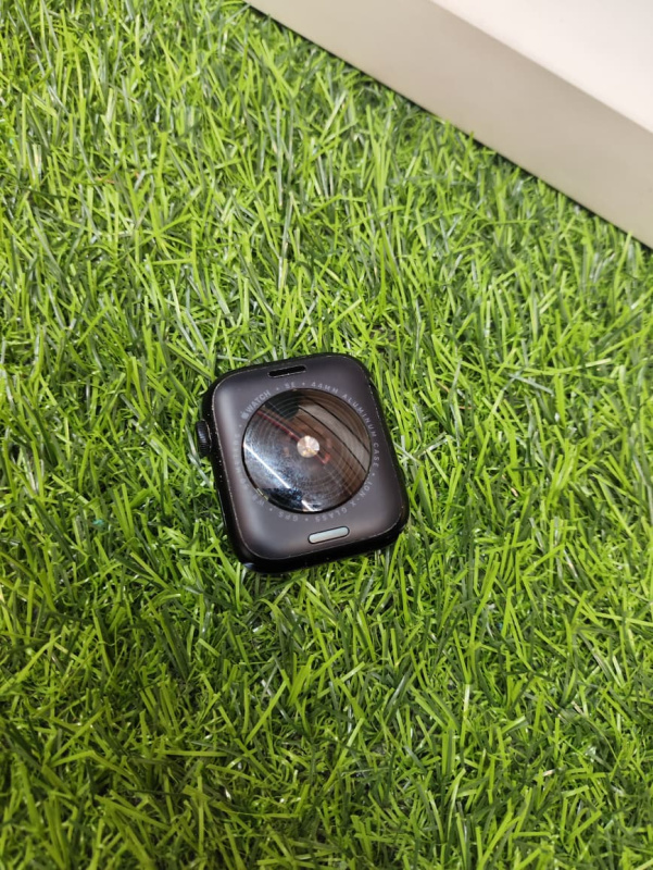 Часы смарт Apple se gen 2 44mm