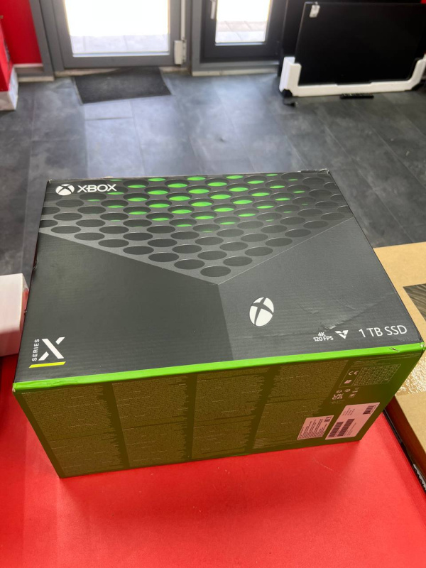 Игровая приставка Xbox series x 1tb