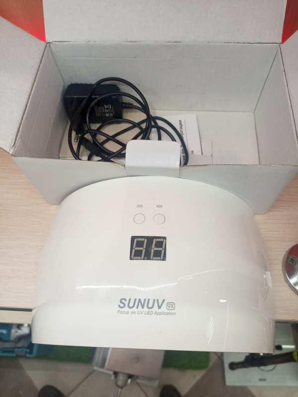 ЛАМПА ДЛЯ НОГТЕЙ  УФ