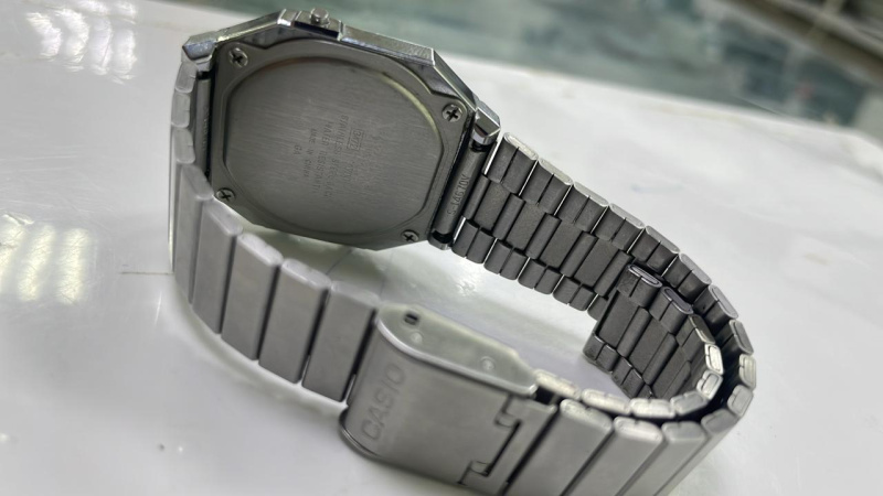 Часы наручные Casio 700
