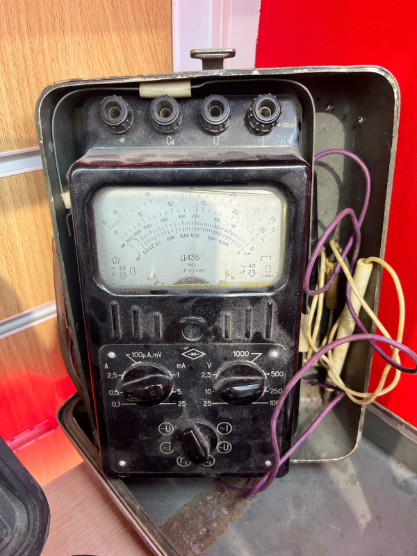 Стабилизатор напряжения Стабилизаторы  Ц435