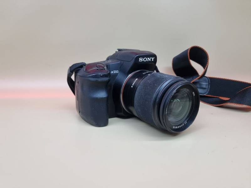 Фотоаппарат Sony dslr-a200