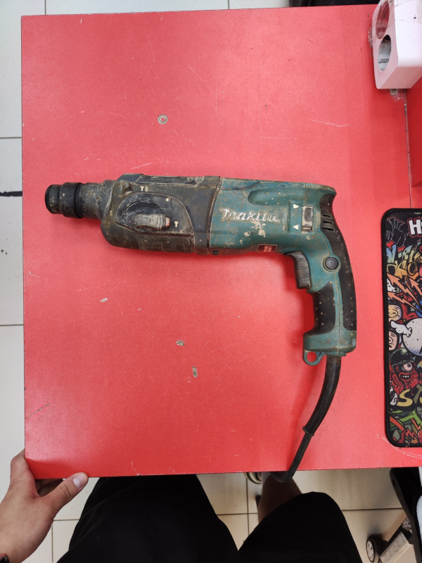Перфоратор Makita hr2470