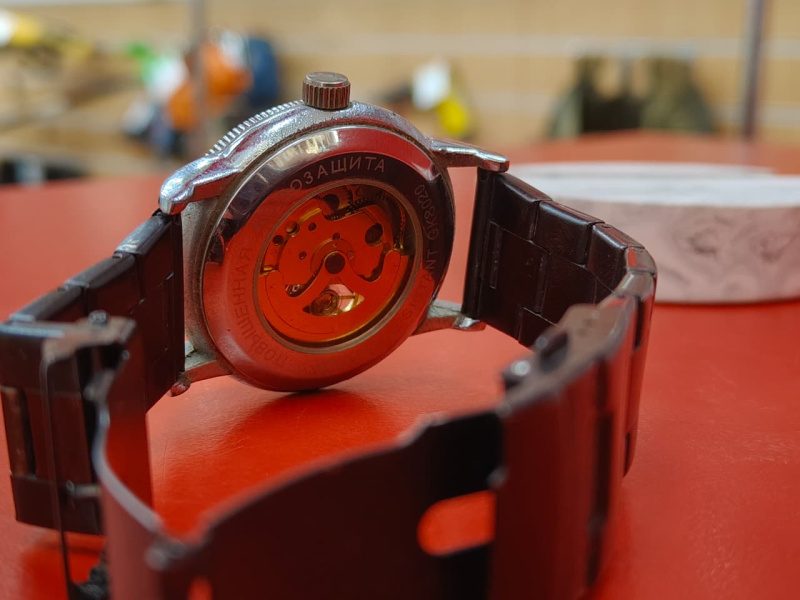 Часы наручные  Movement