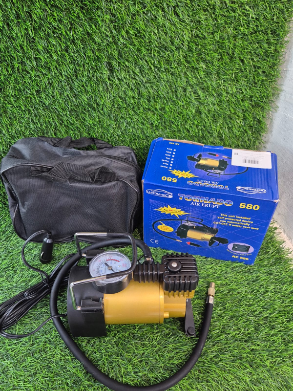 Авто аксессуар Автокомпрессор Tornado AC 580