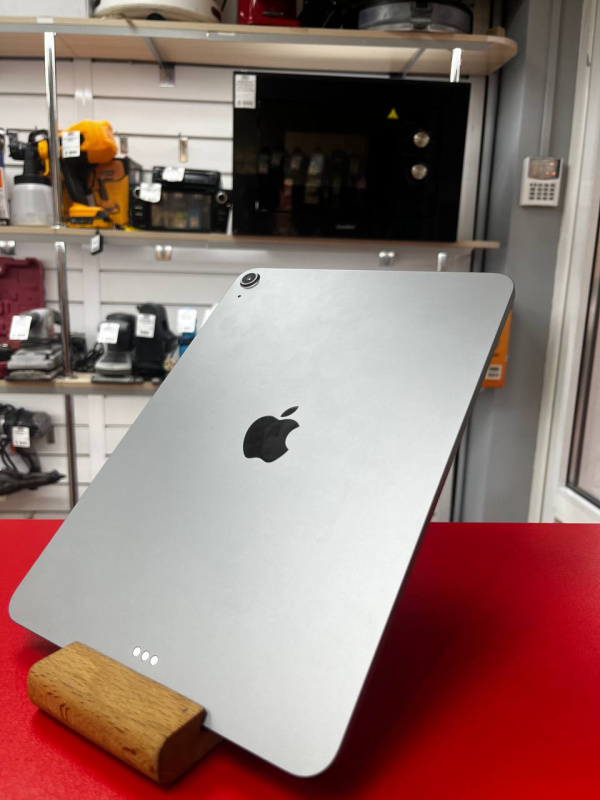 Планшет Apple iPad Air 11 (6-го поколения) (2024)