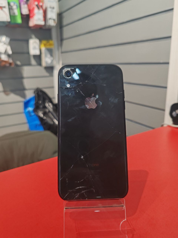 Мобильный телефон Apple iPhone XR