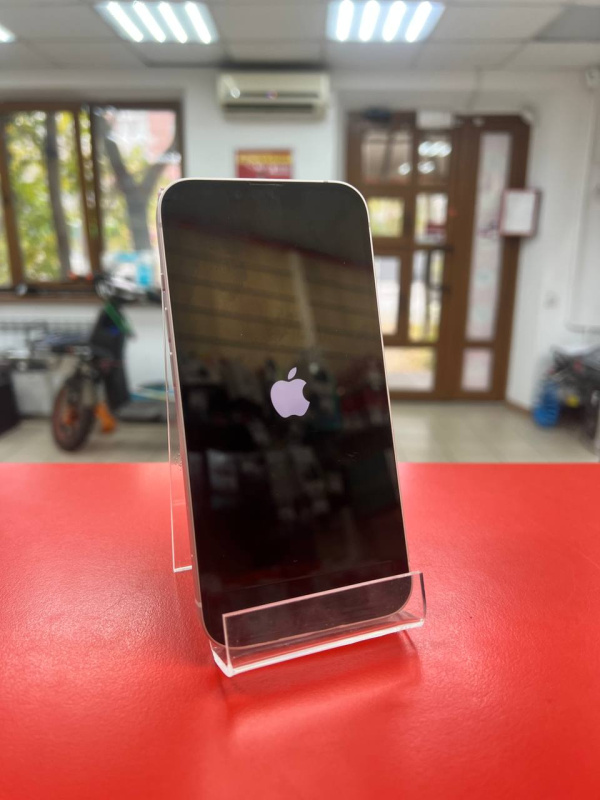 Мобильный телефон Apple iPhone 13
