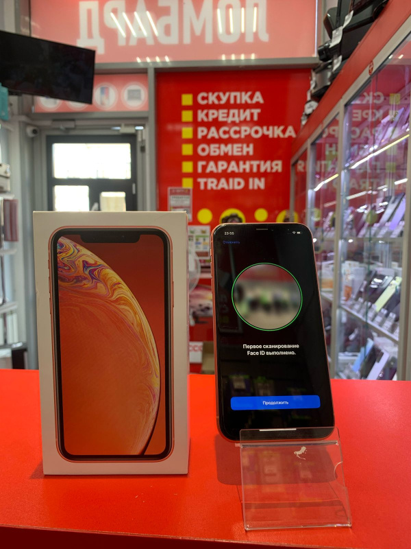 Мобильный телефон Apple iPhone XR