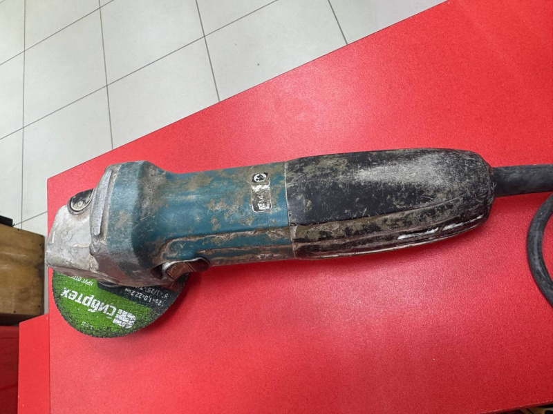 Болгарка Makita GA012GM201