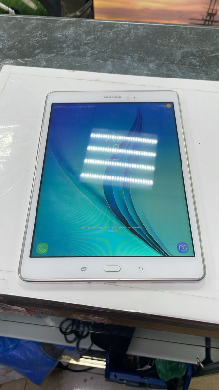 Планшет Samsung Galaxy Tab A 9.7 SM-T555