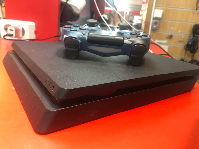 Игровая приставка Sony 4 Slim