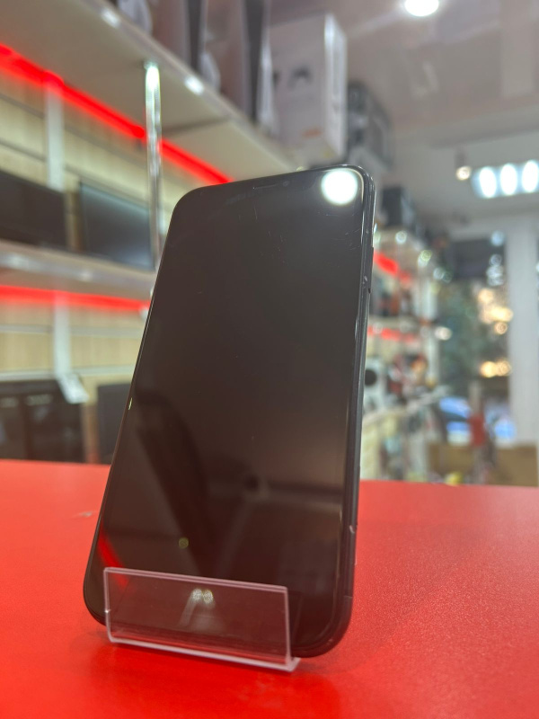 Мобильный телефон Apple iPhone XR