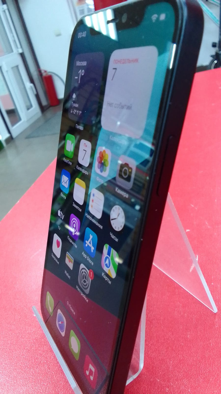 Мобильный телефон Apple iPhone 12